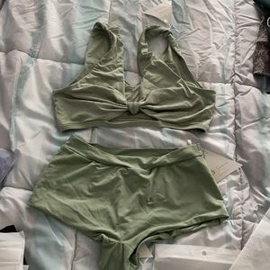 Twisted top and bottom bikini - Buffbunny